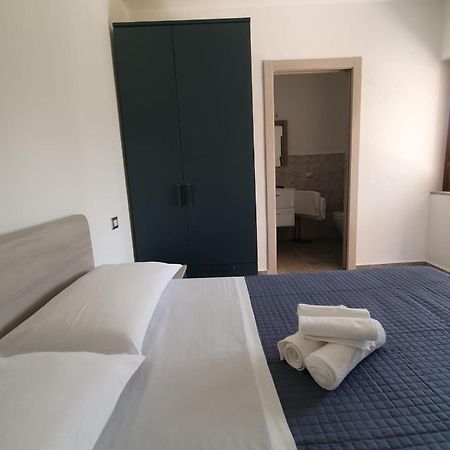 Affittacamere Samar San Teodoro  Exteriör bild